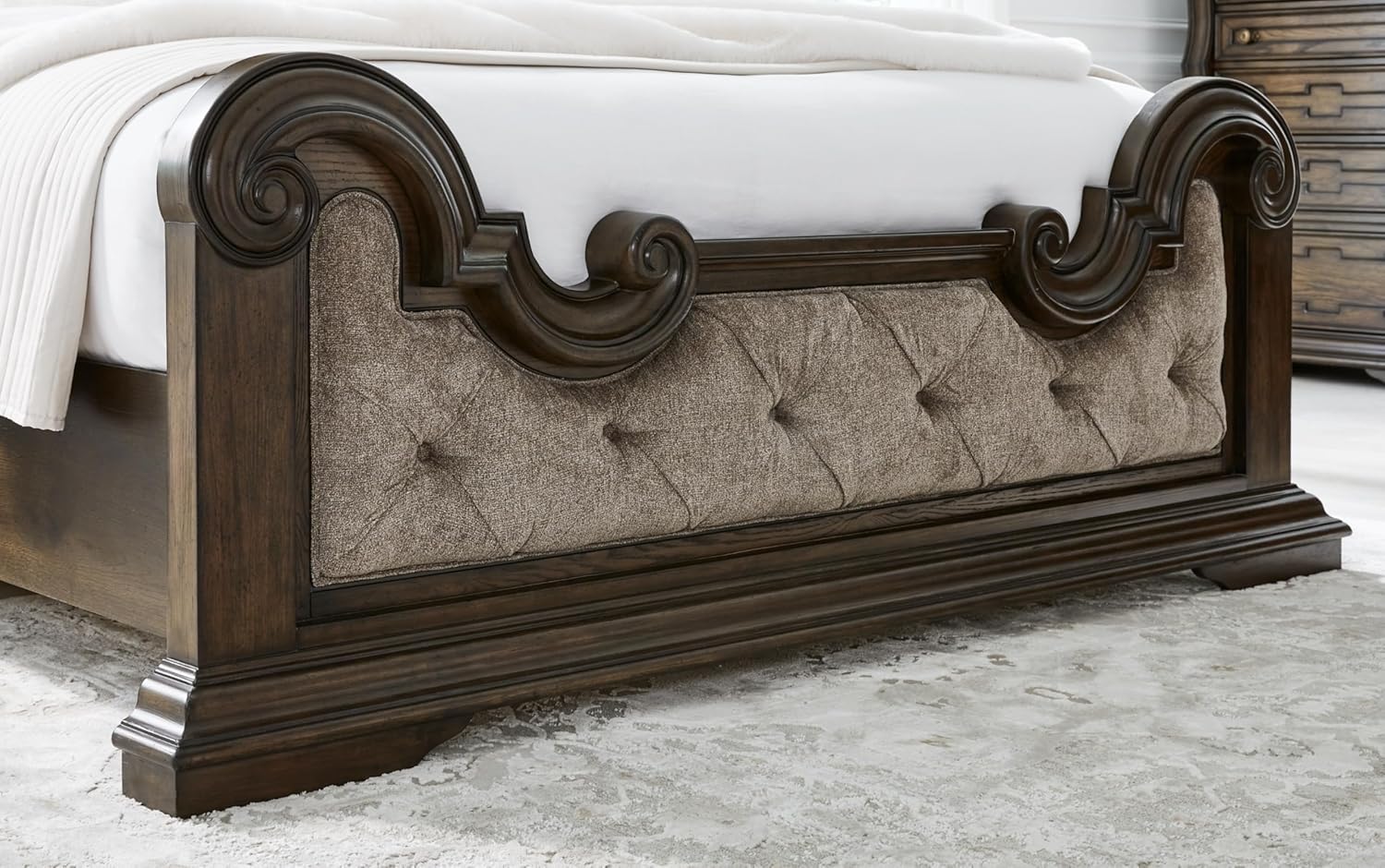 Traditional Tufted California King Bed 🛏️ Elegant Upholstered Panel, Plush Comfort – Dark Brown & Beige